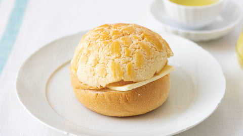 Hong Kong-style Tea Time with Pineapple Bun, Paired with the Grainy "052 Saeakari"
