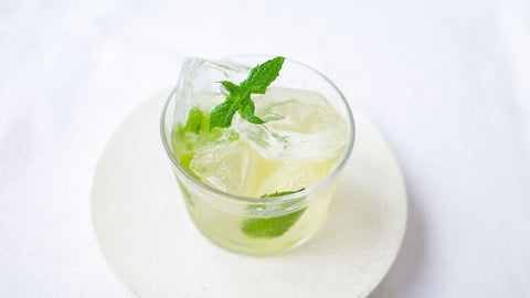 Perfect for Summer! Recipe for "Juniper Berry Tea Mojito" Made with Just Tea, Mint, and Carbonated Water